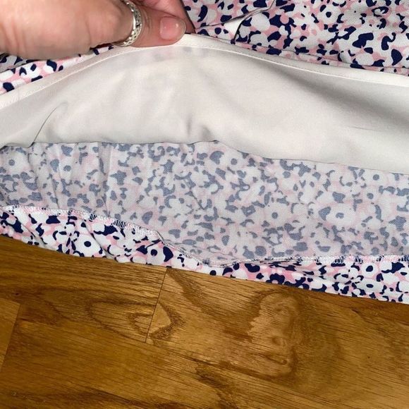 Gant Stretch Broadcloth Ditzy Flower Navy and Pink Wrap Skirt Size 6, MSRP $185 - Picture 9 of 16